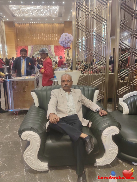 Guru6665 Indian Man from New Delhi