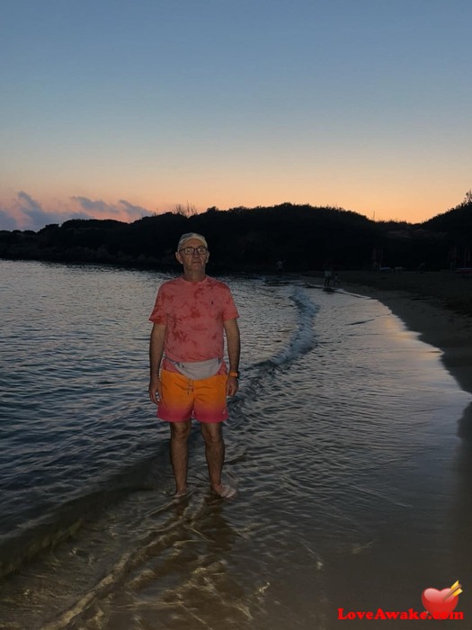 stelutu212 American Man from Sacramento