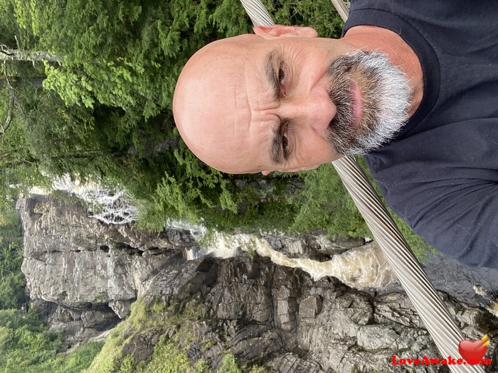 Portuzo Canadian Man from Ottawa