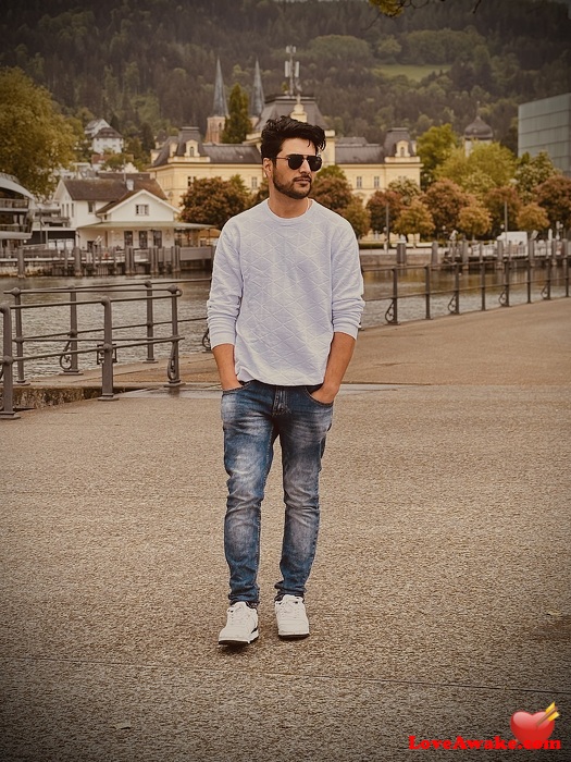 Naseeb12 Austrian Man from Linz