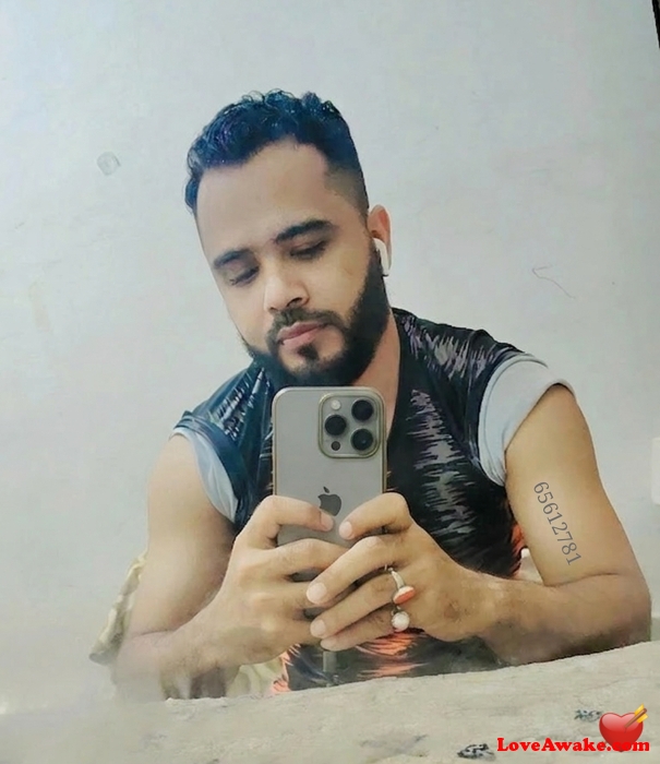 65612781 Kuwaiti Man from Kuwait