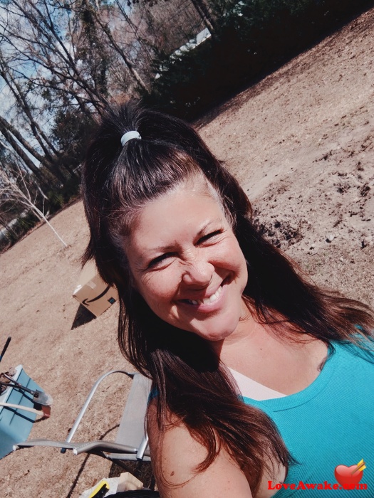 Happygolucky27 American Woman from Clarksville