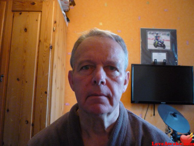 Joono52 UK Man from Bradford