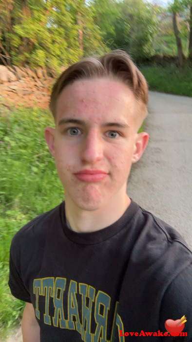 Fishdog245 UK Man from Chesterfield