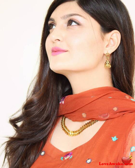 anum32 Pakistani Woman from Lahore