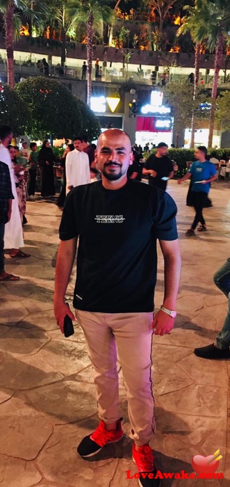 Kanada2025 Egyptian Man from 10th of Ramadan City