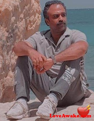 Hanyabfelfatah Egyptian Man from Cairo = El Qahira (= Cairo)