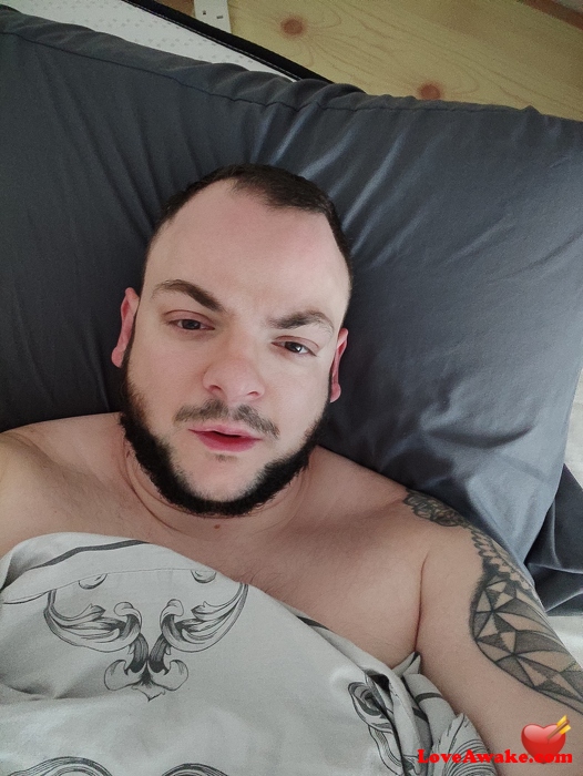 Bobo2323 UK Man from Southampton
