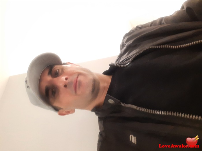 R3ALB1GD Canadian Man from Toronto