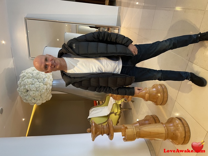 searchingdreams UK Man from East Finchley