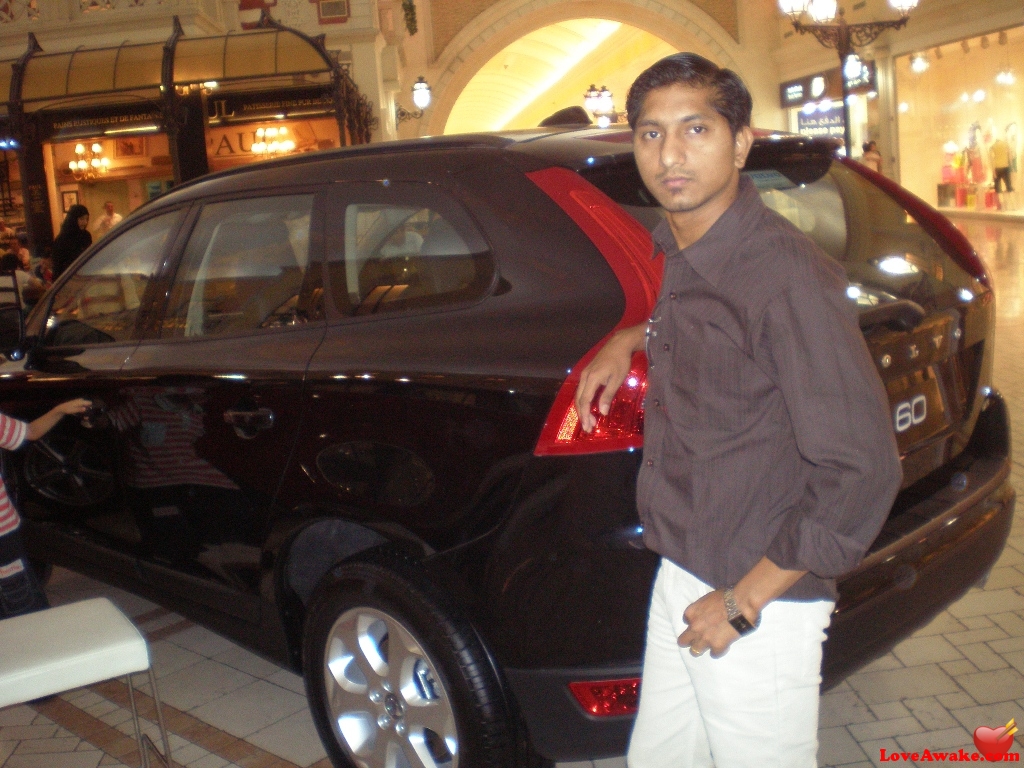 selvaweb Qatari Man from Doha