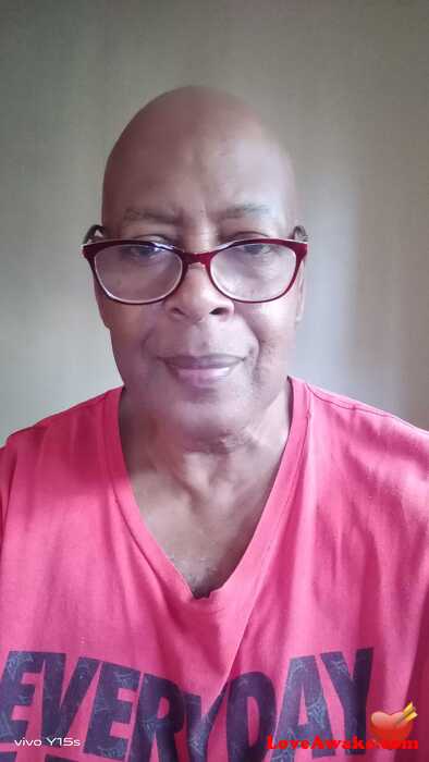 Blakchocolate Filipina Man from Tacloban, Leyte