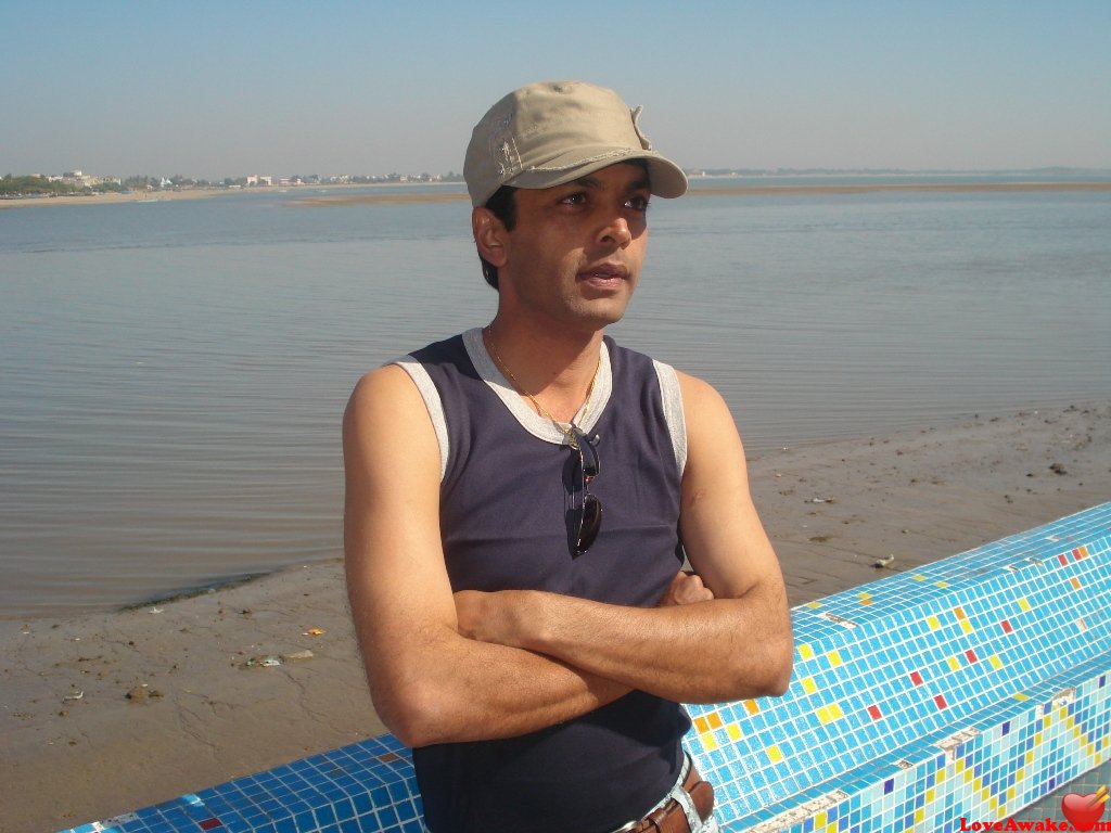 ddave Indian Man from Ahmedabad