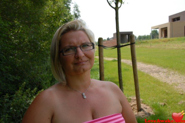 Sandra40 Belgian Woman from Tienen