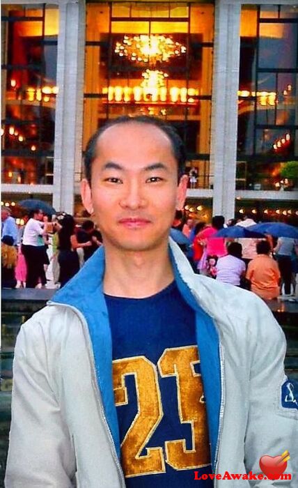 Chi-American Chinese Man from Shenzhen