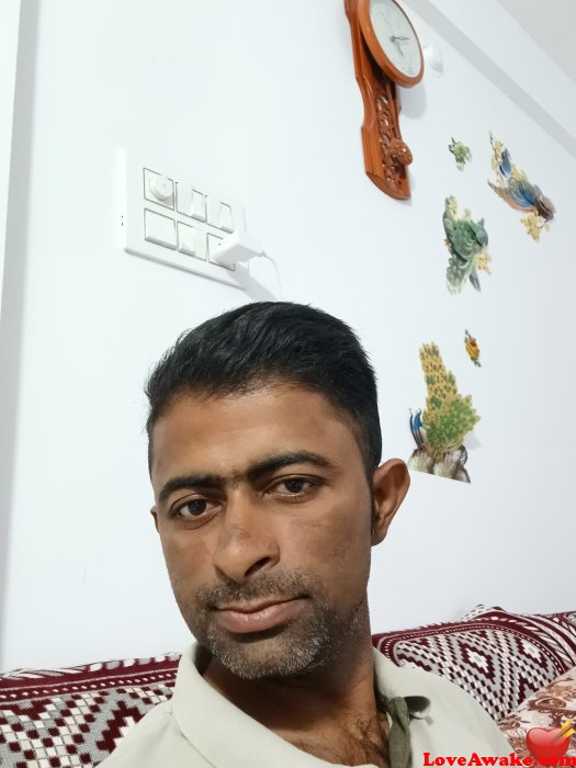 sy4210233 Indian Man from Pune