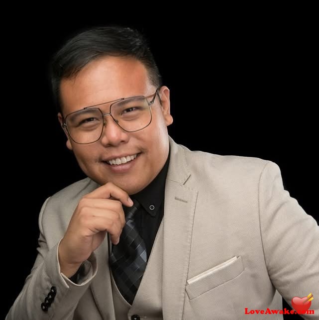 DaleDaily Filipina Man from Orion