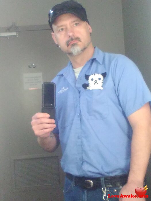 Chrisb83 American Man from Casper
