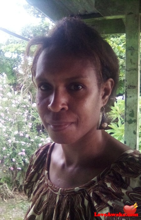 01coco Papua New Guinea Woman from Vanimo