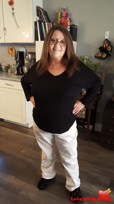 Karebear6824 Canadian Woman from Sarnia