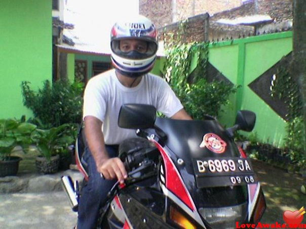 YogiE35 Indonesian Man from Jakarta, Java