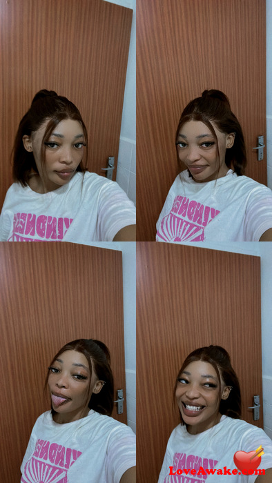 Kikieeee African Woman from Aangewysd