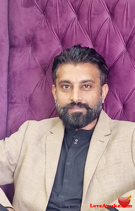 SA1977 Pakistani Man from Kharian