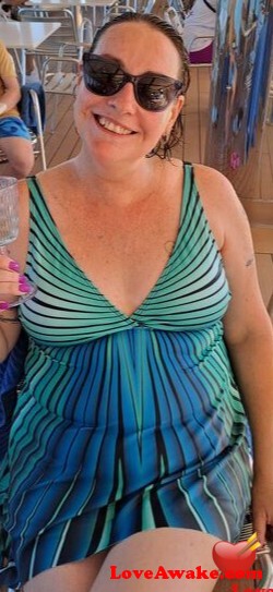CAR246 Australian Woman from Burleigh Heads