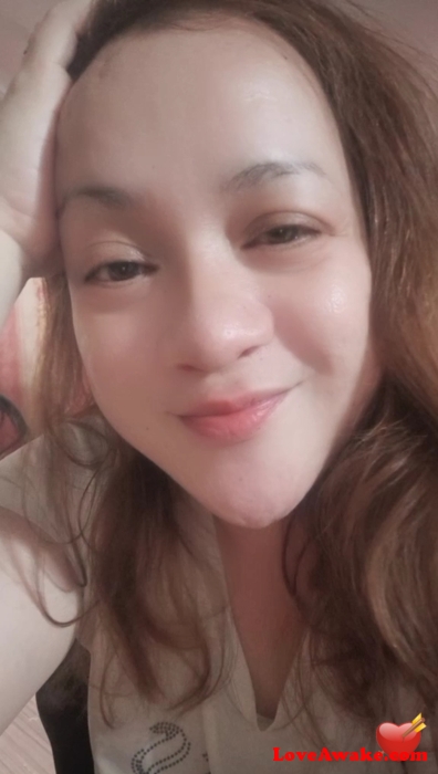 CgRhez Filipina Woman from Manila