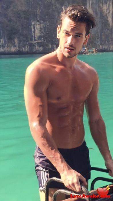 Nikziv UK Man from London