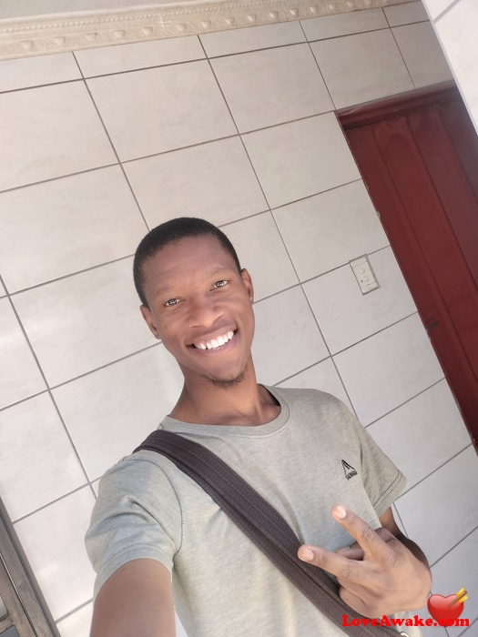 MzwandileD African Man from Potchefstroom