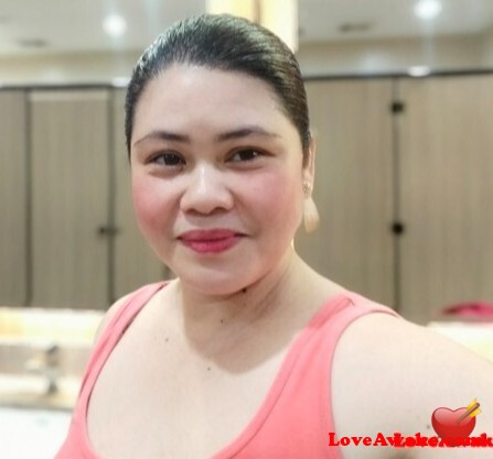 Trea Filipina Woman from Cebu