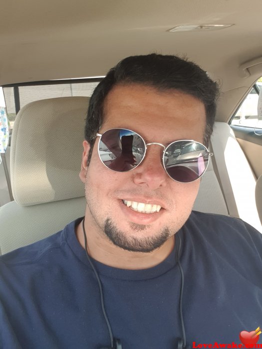Meshkwt Kuwaiti Man from Kuwait