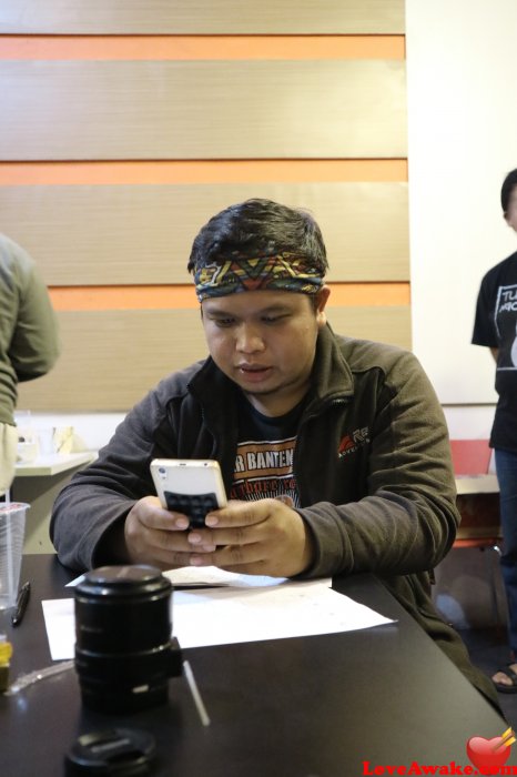 PrajawiguNa Indonesian Man from Bandung, Java