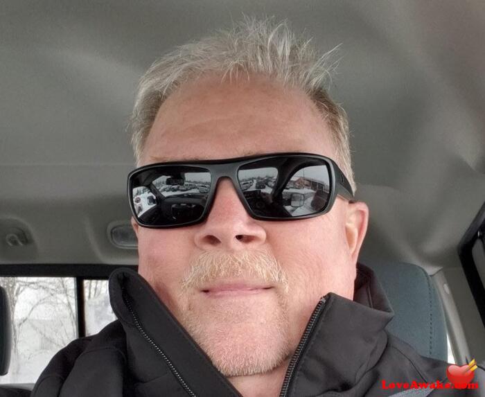 Red0772 Canadian Man from Winchester