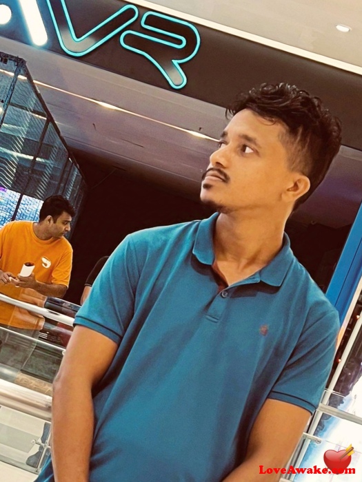 Sandu-e-0-z Sri Lankan Man from Gampaha