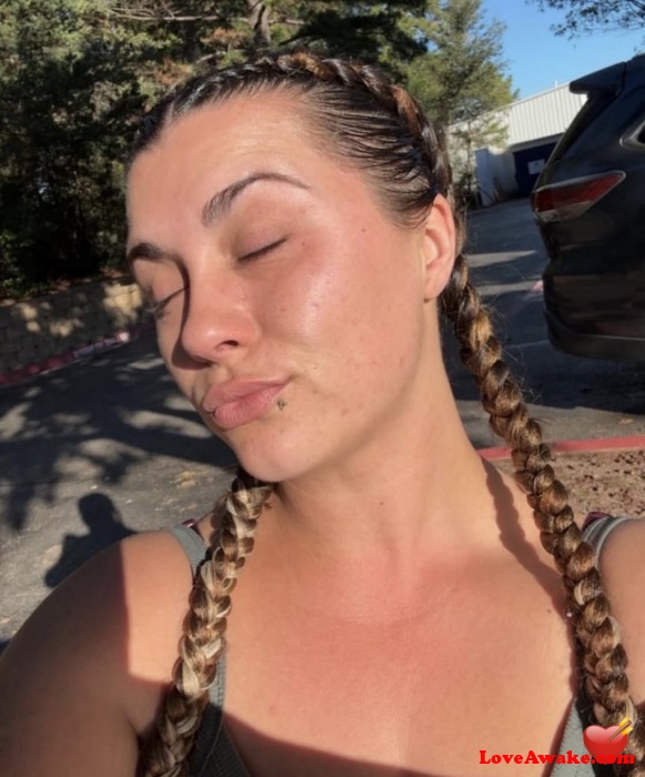 Coadyb1 American Woman from Los Angeles