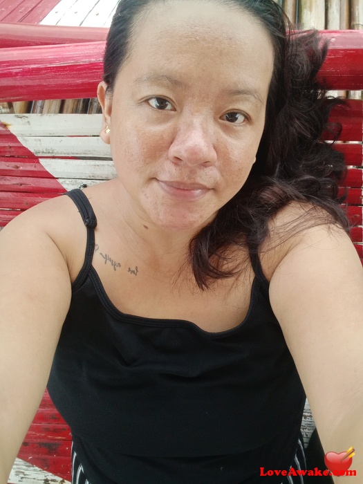 Langgakho Filipina Woman from Manila