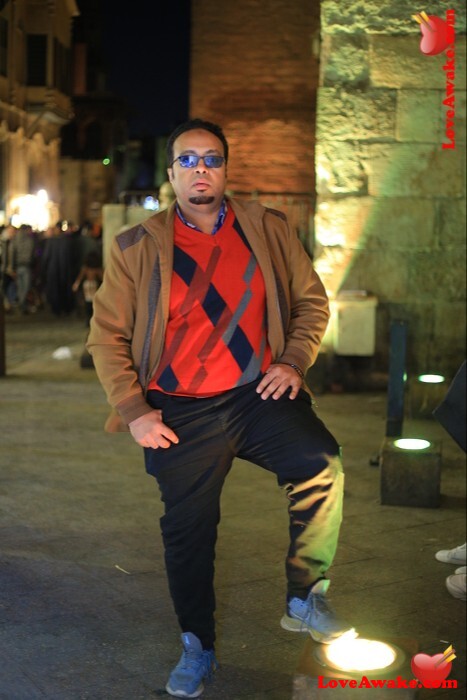 Noon777 Egyptian Man from Cairo = El Qahira (= Cairo)