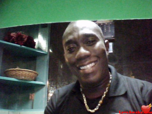 Lloyd372 Suriname Man from Paramaribo