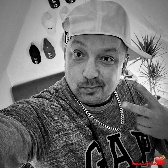 Atilio69 Irish Man from Ashford