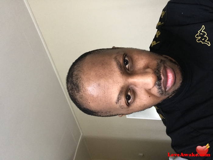 vuSA84n UK Man from Leeds