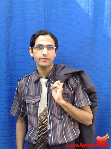 isa4u Pakistani Man from Lahore