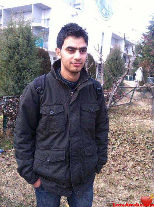 Aakib7 Indian Man from Srinagar