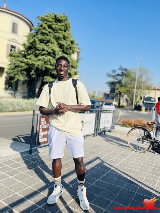 Laminetouray Italian Man from Milan = Milano