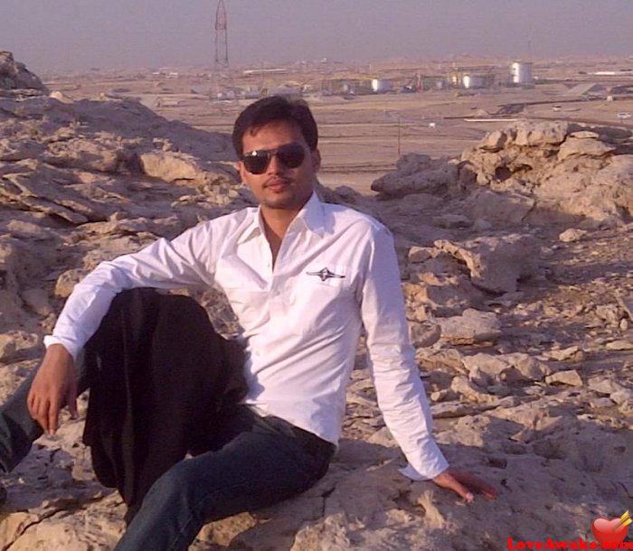 samsaxy Bahraini Man from Bahrain