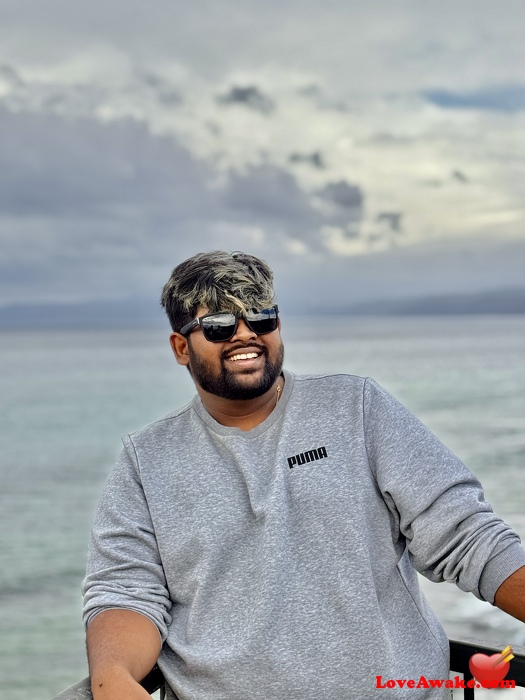 RukshanSL25 Australian Man from Melbourne
