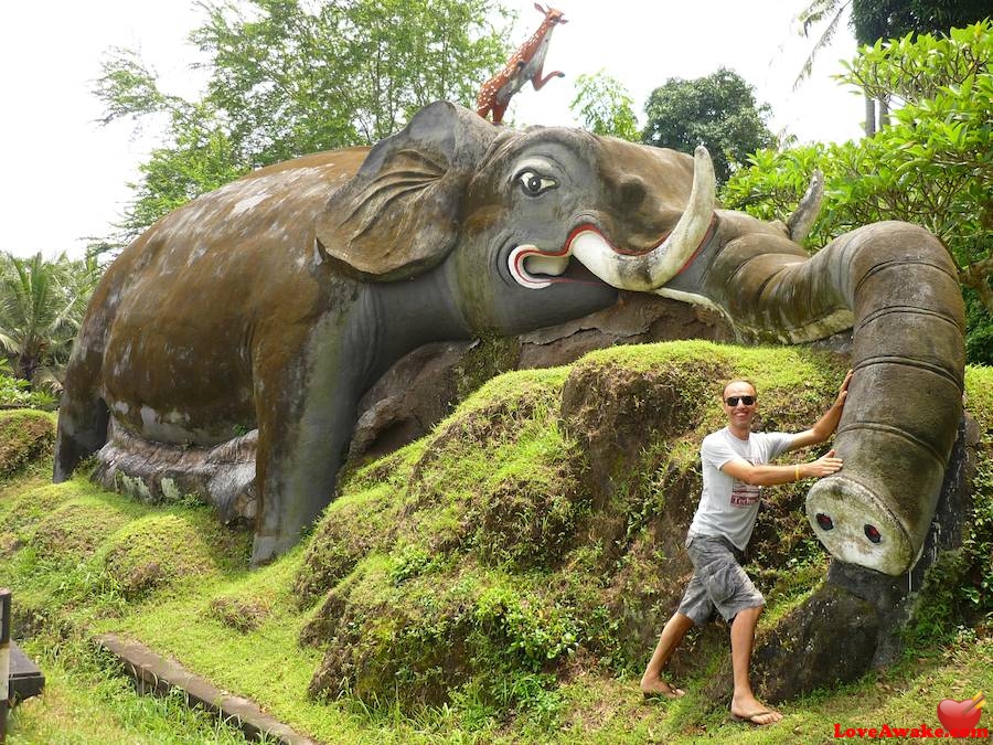 Kostijn Indonesian Man from Denpasar, Bali