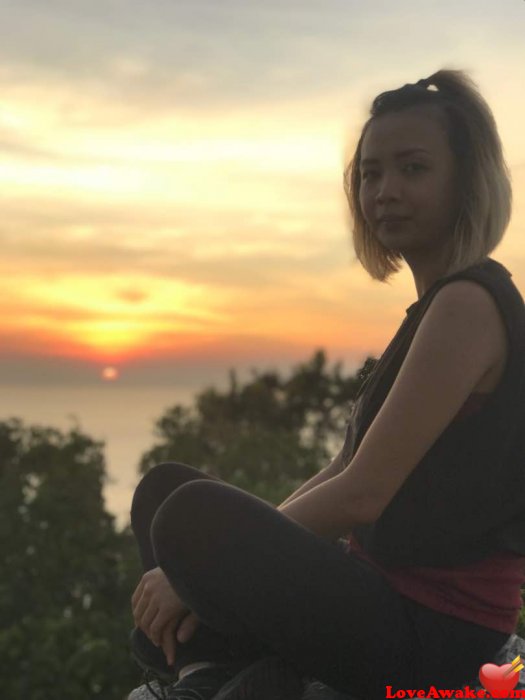 carrieMozes Malaysian Woman from Kota Kinabalu, Sabah