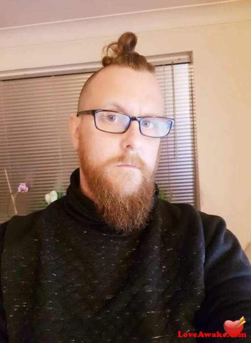 Johnvall81 UK Man from Ashtead/London